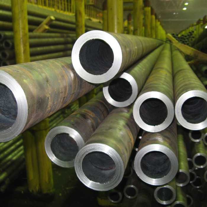 Труба бесшовная горячедеформированная 140х24 мм